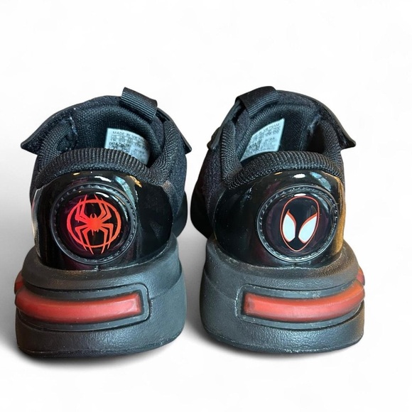 adidas Unisex-Child Marvel Spidey Racer Sneaker – Size 11 - Picture 3 of 9